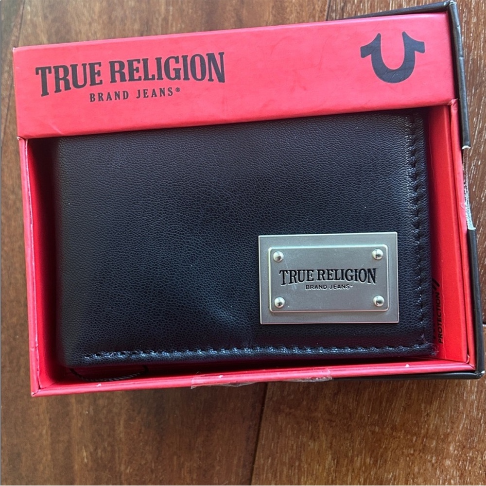 True Religion Black Leather Wallet with Silver Accent- New in Box